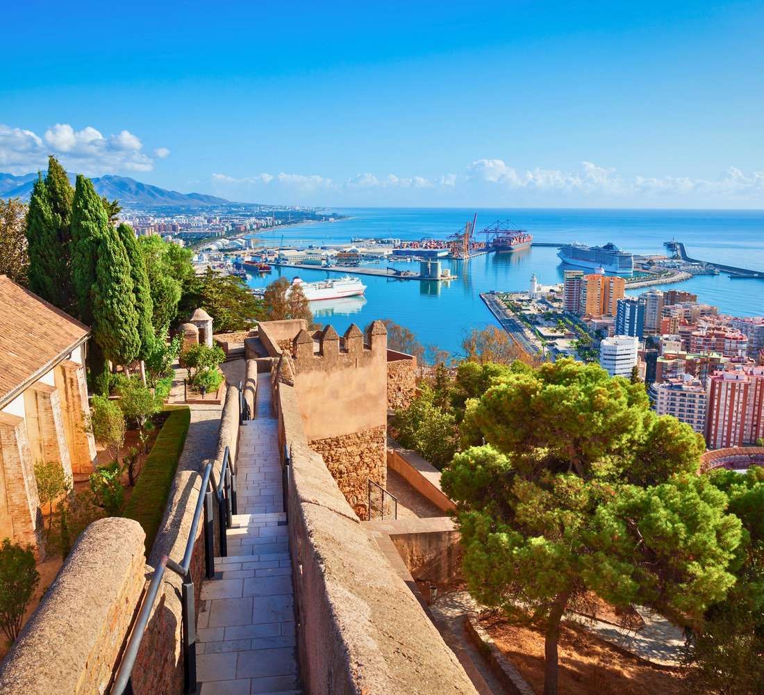 Tours en autobús turístico en Málaga – Monumentos emblemáticos y billetes flexibles en 2025 Tours en autobús con paradas libres en Málaga, España – Autobuses abiertos, atracciones principales y cancelación gratuita en 2025